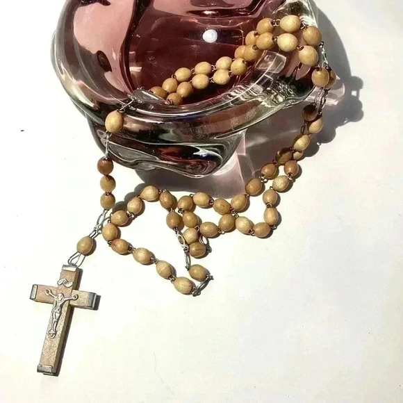 VINTAGE WOOD BEADS ROSARY - Picture 5 of 7